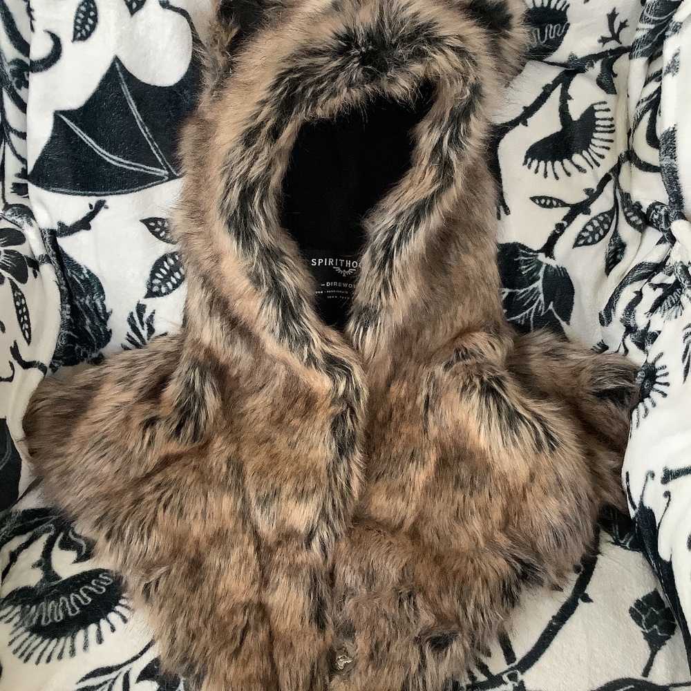 NWOT Spirithood Direwolf Cape